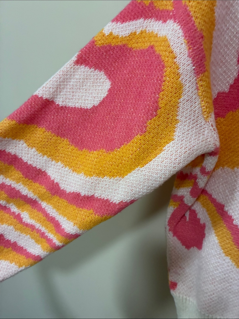 Endless Rose crewneck sweater medium - Picture 3 of 5